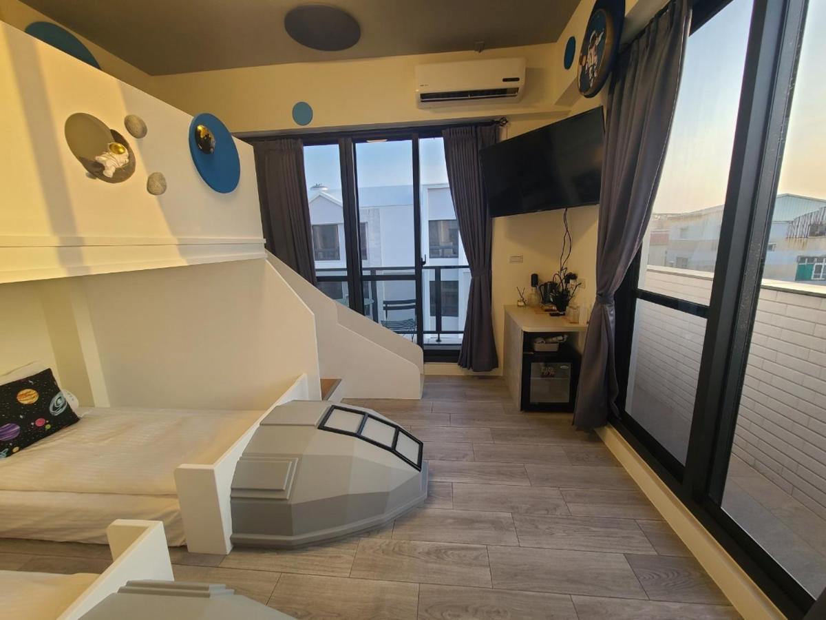 Sunlight Forest Homestay Тайнан Екстериор снимка
