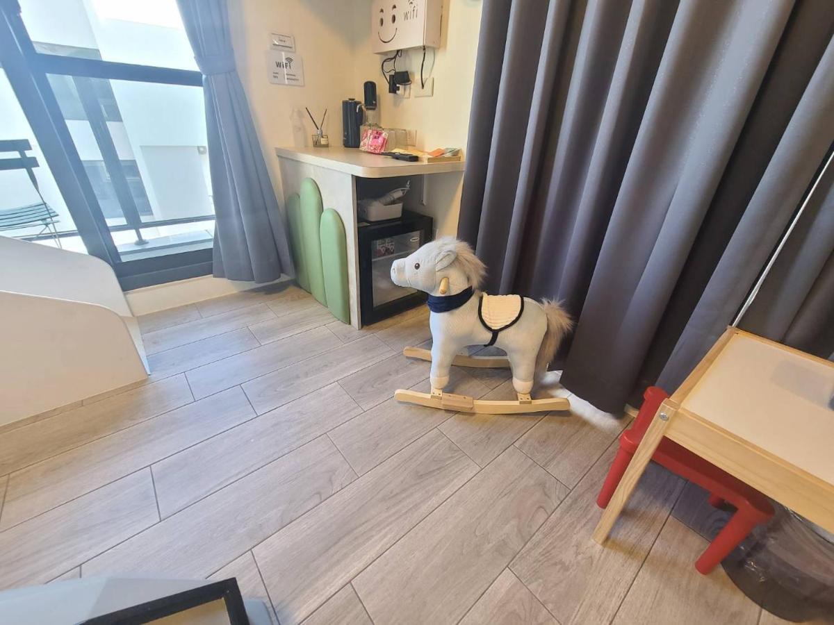 Sunlight Forest Homestay Тайнан Екстериор снимка