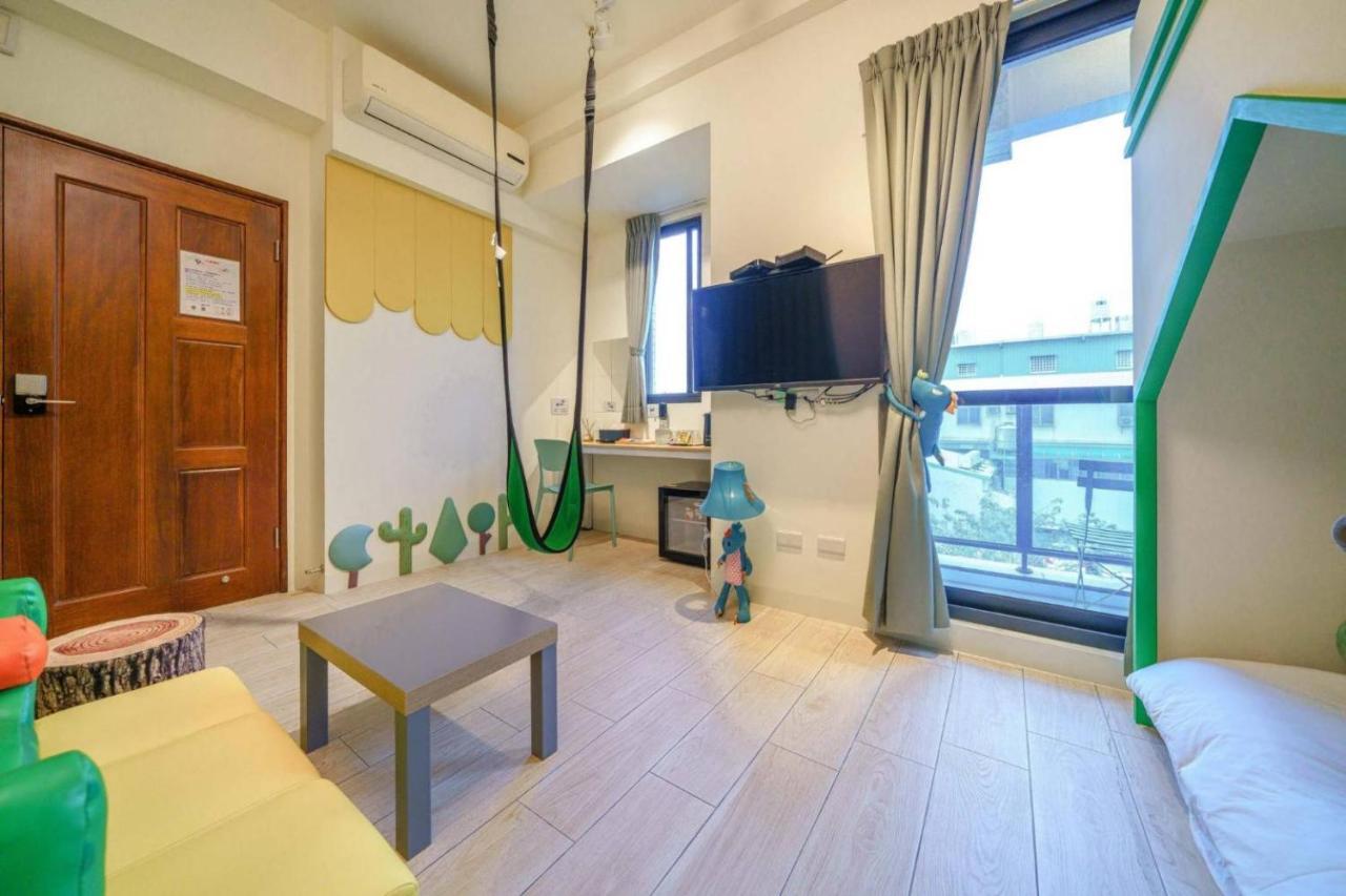 Sunlight Forest Homestay Тайнан Екстериор снимка