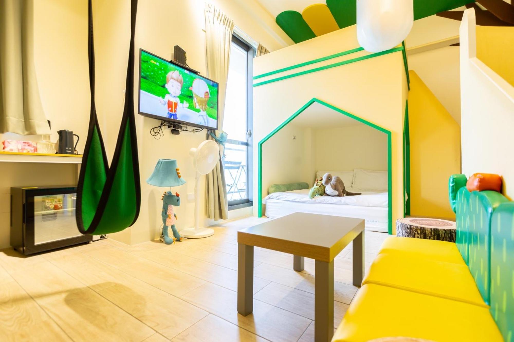 Sunlight Forest Homestay Тайнан Екстериор снимка