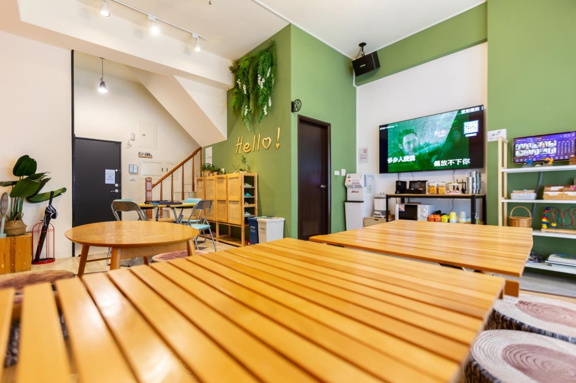Sunlight Forest Homestay Тайнан Екстериор снимка
